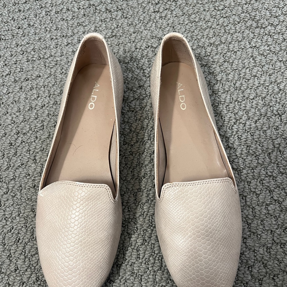 ALDO Women's Cream Tan Loafers Flats - size 8 new with out tags